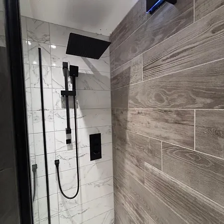 One Bedroom Flat Greystoke Apartment *